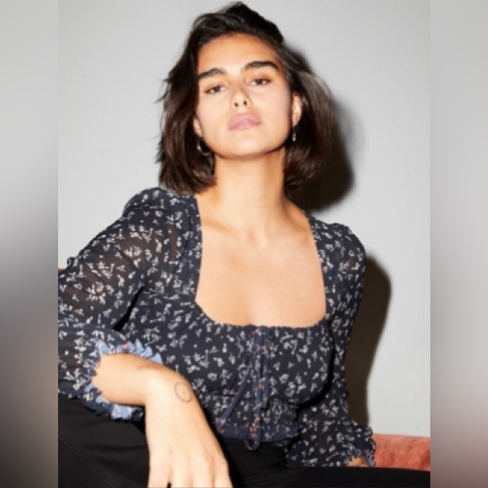 Free People Printed Lolita Peasant Blouse in Floral Dark Combo Sz Small - Picture 2 of 6